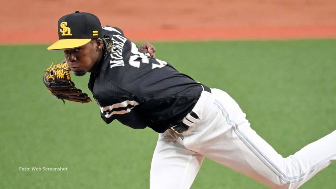 El cubano Liván Moinelo mostró su recta a 94 MPH en su segunda presentación en la Liga de Japón.