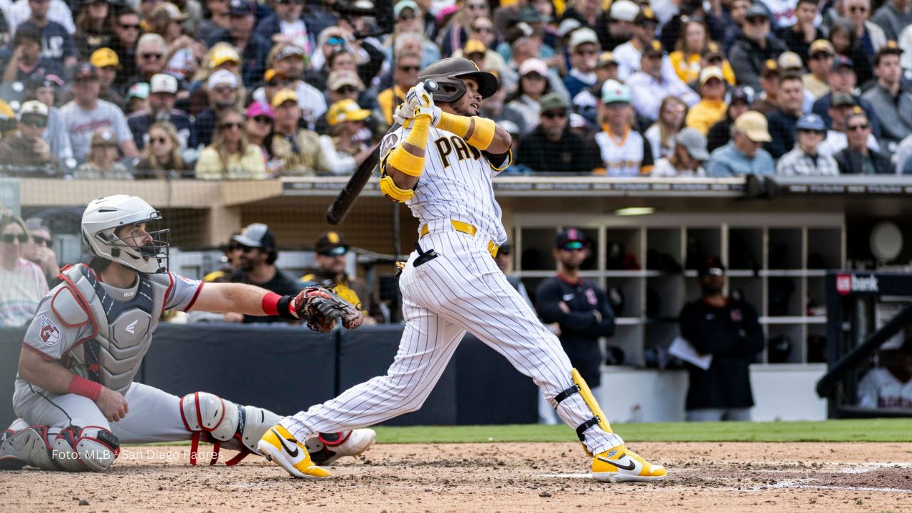 Luis Arráez conecta 3 en Houston y es líder de San Diego Padres Luis Arráez con San Diego Padres en 2025