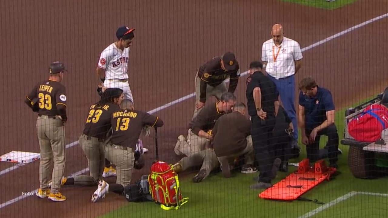 Luis Arráez tendido en el suelo de Houston