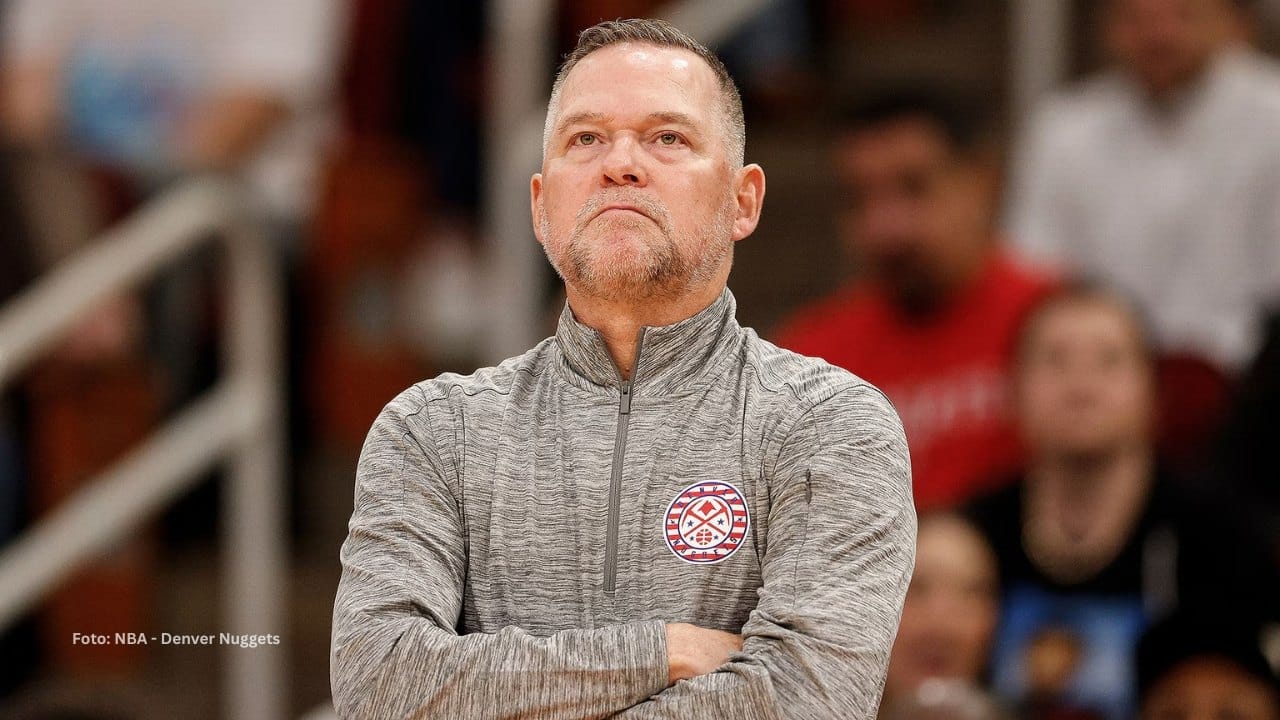Michael Malone dirigiendo a Denver Nuggets