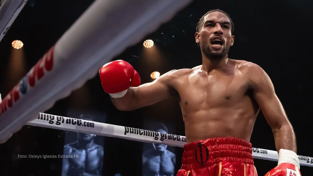 Osleys Iglesias en un ring de boxeo