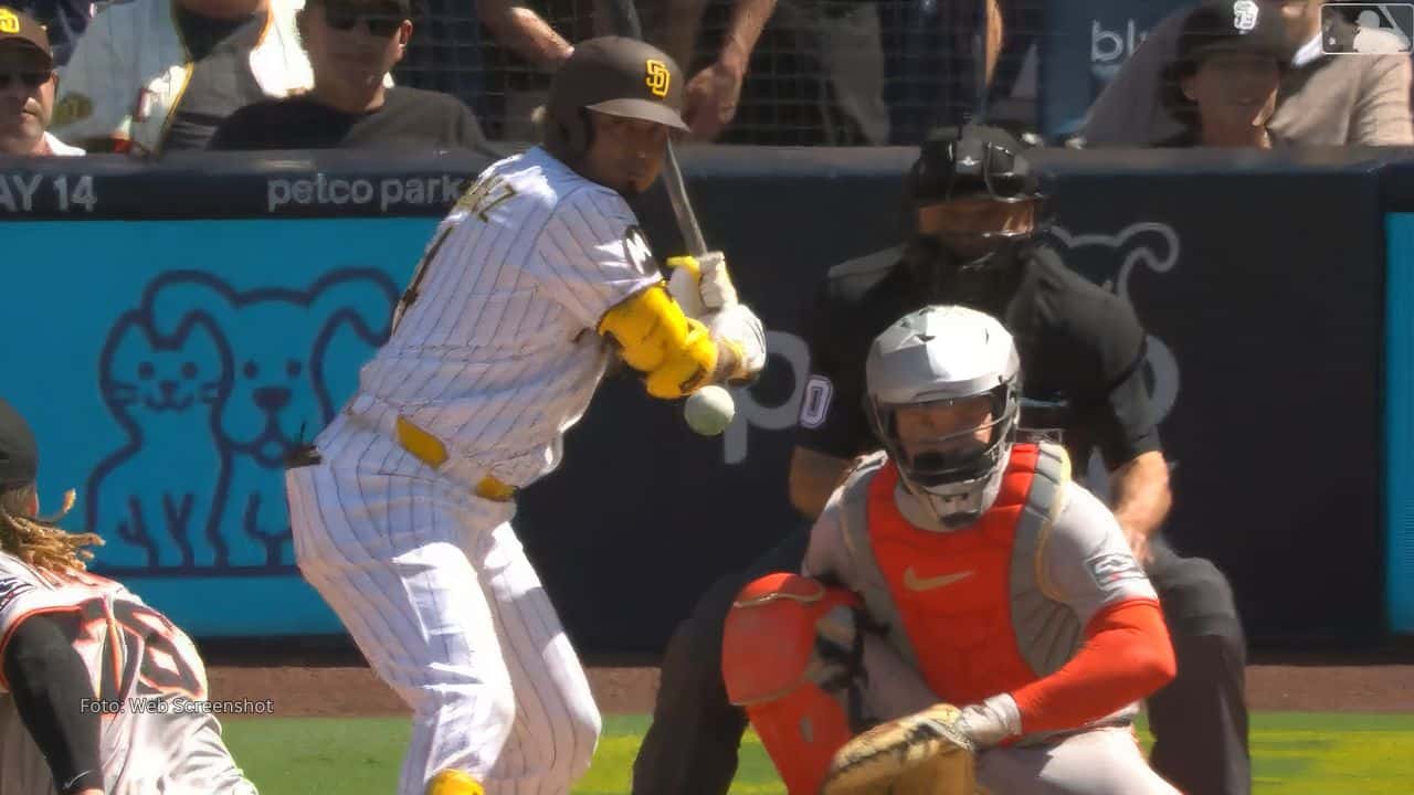Triple de Luis Arráez San Diego Padres