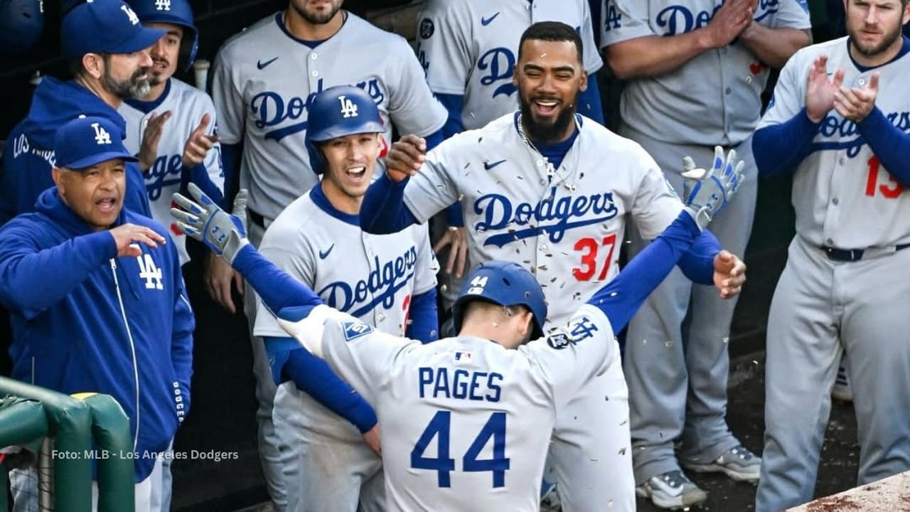 Jugadores de Los Angeles Dodgers celebrando la victoria