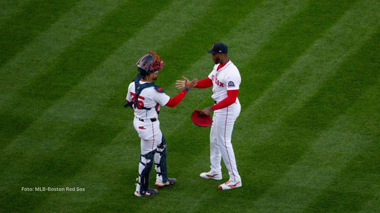 Aroldis Chapman celebra la victoria
