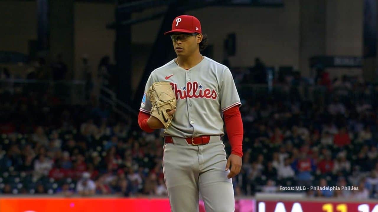 Jesús Luzardo con Phillies