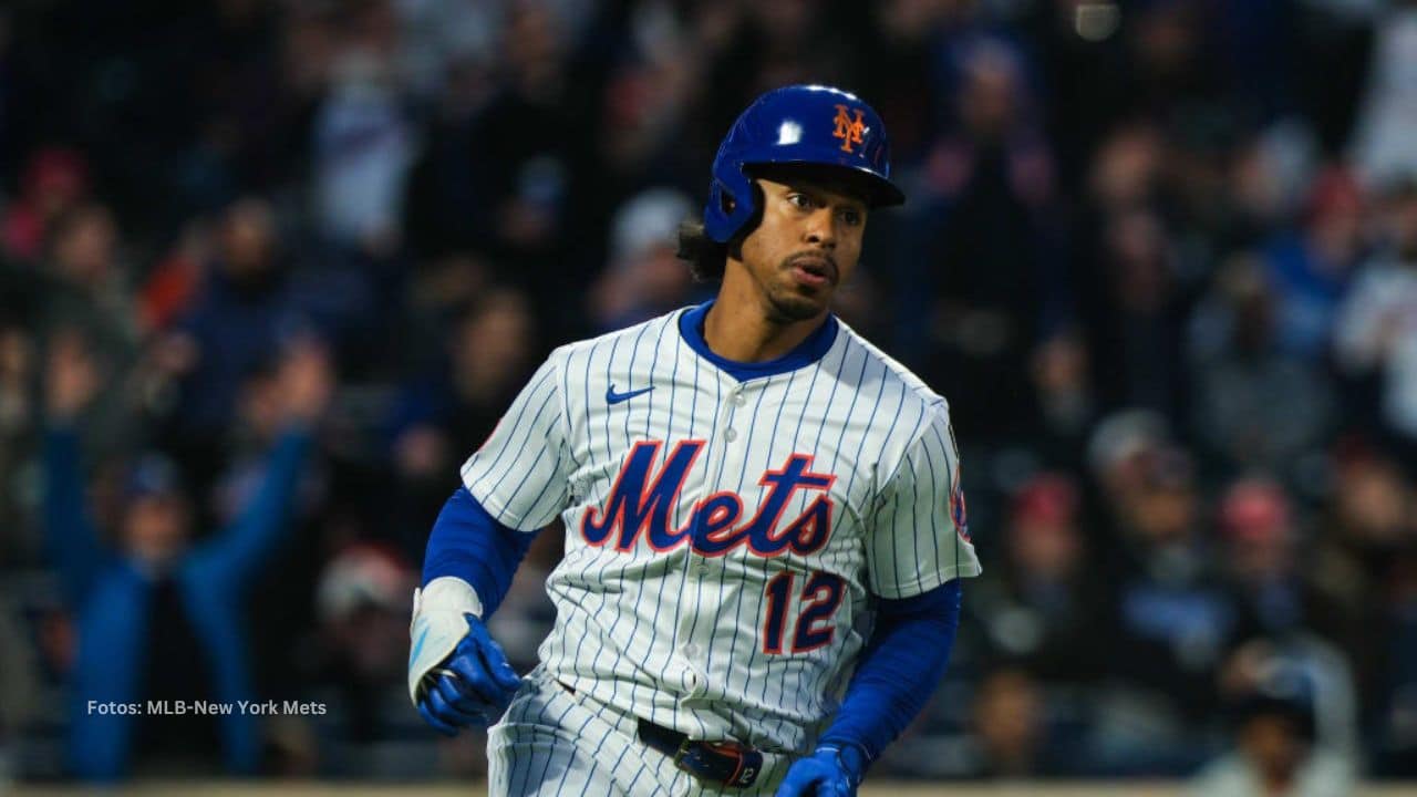 Francisco Lindor con el uniforme de New York Mets.