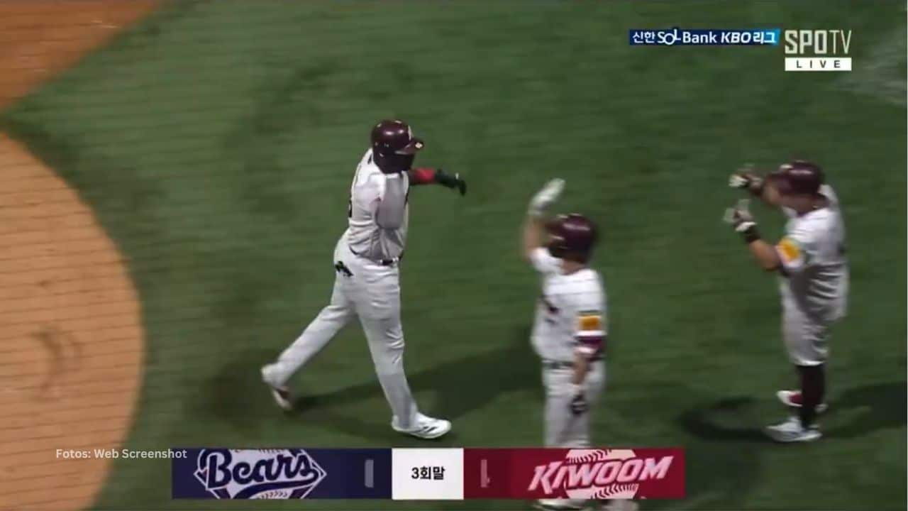 Yasiel Puig respondió con el madero ante cambio en el orden ofensivo de Kiwoom Heroes.