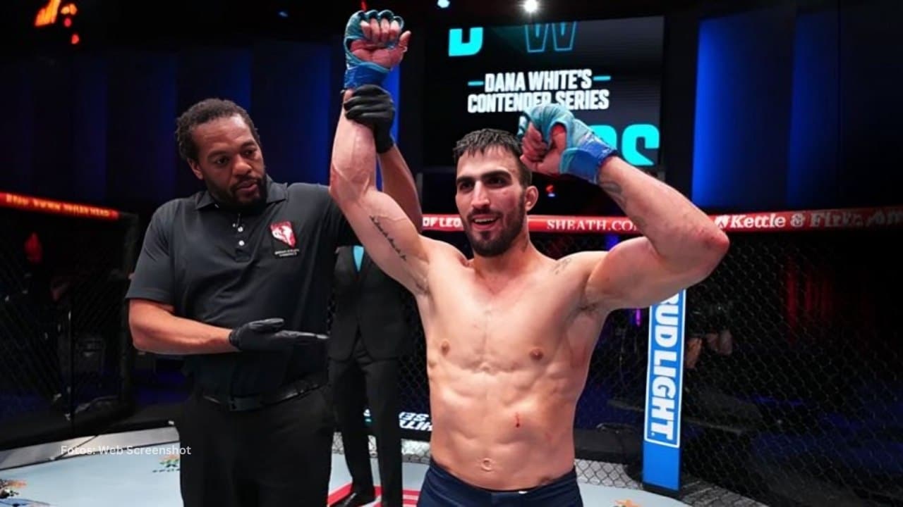 Cubano Yadier del Valle celebrando su primera victoria en UFC