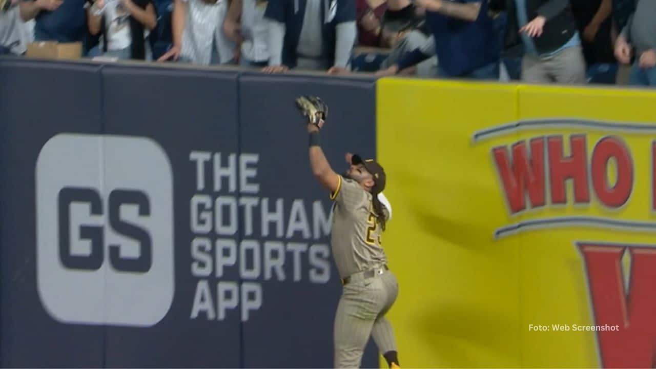 Fernando Tatis Jr. posee la mayor cantidad de carreras salvadas entre jardineros en MLB 2025.
