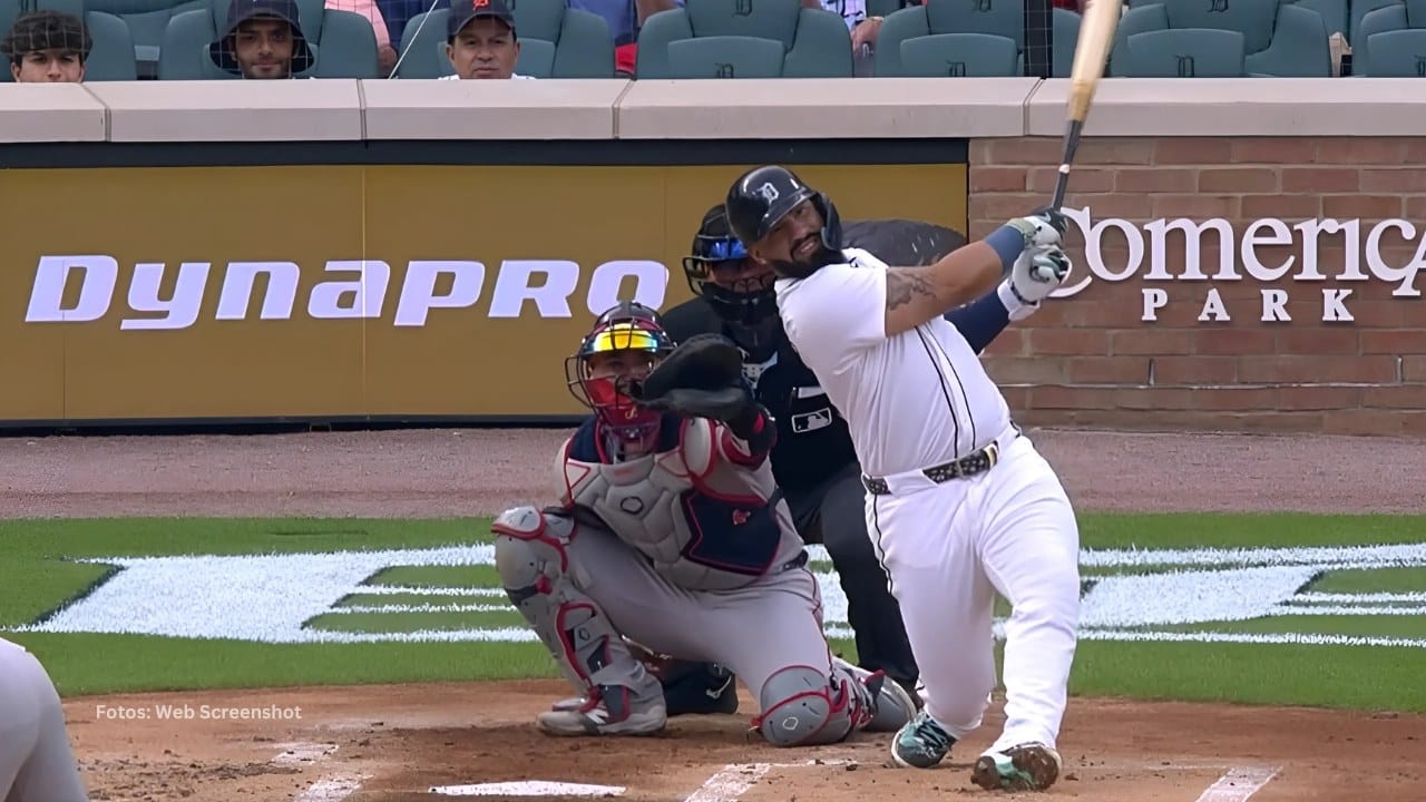Gleyber Torres bateando con Detroit Tigers