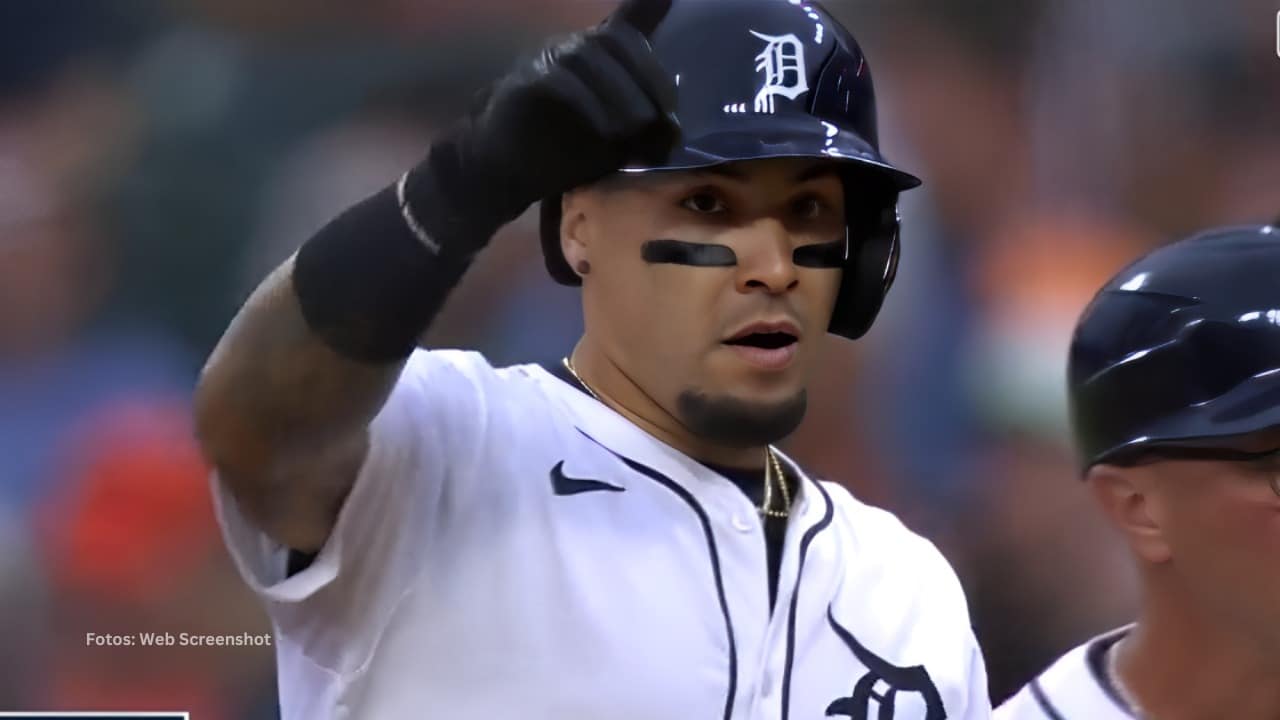 Javier Báez en la inicial tras hit productor con Detroit Tigers