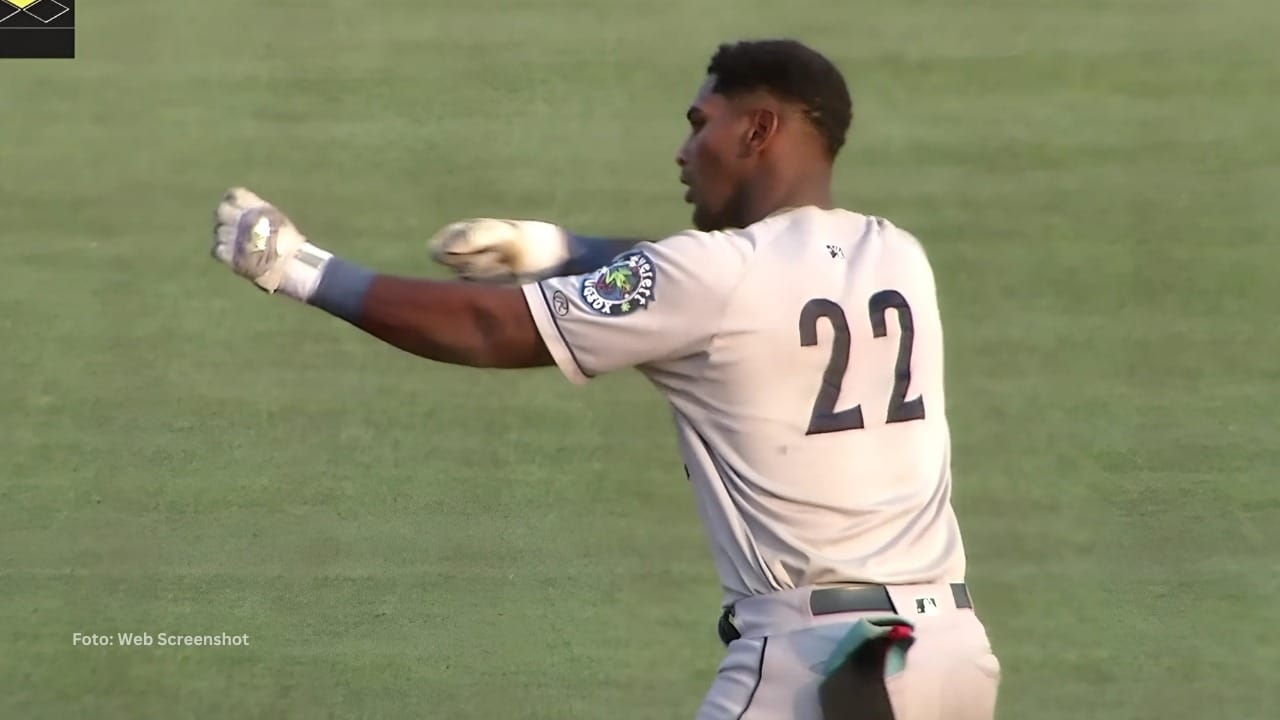Lazaro Montes con la sucursal de Seattle Mariners