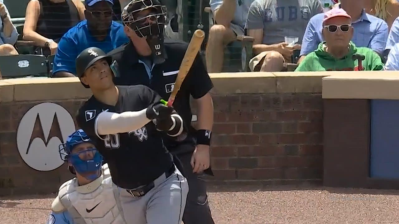 Miguel Vargas bateando con Chicago White Sox