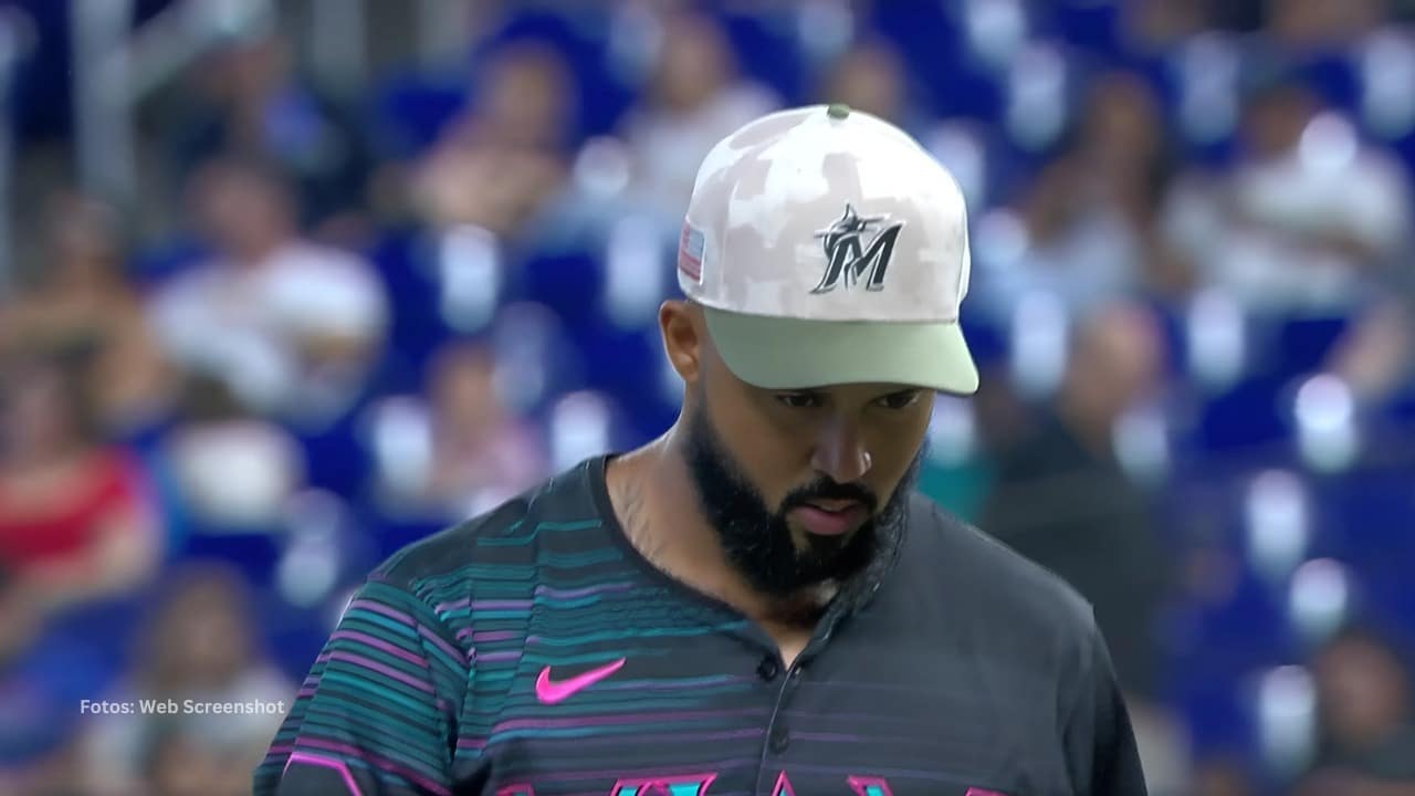 Sandy Alcántara con el conjunto de Miami Marlins