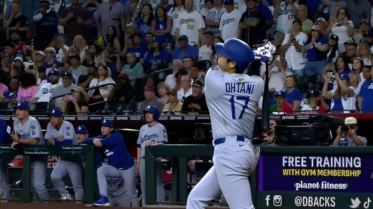 Shohei Ohtani bateando con Los Angeles Dodgers