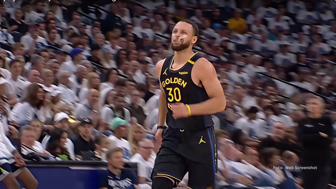 Stephen Curry con el conjunto de Golden State