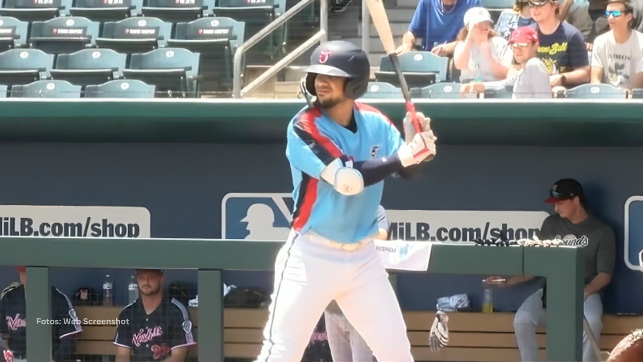 Victor Mesa Jr. bateando con la sucursal Triple-A de Miami Marlins