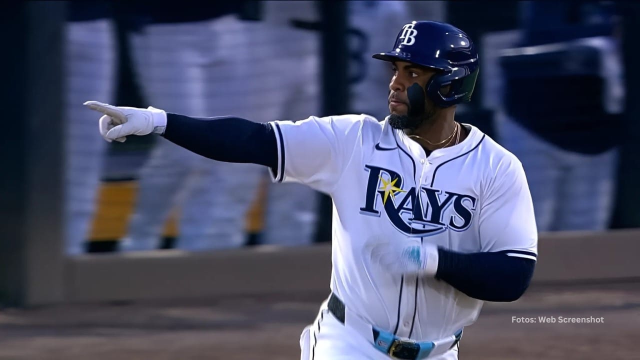 Yandy Diaz recorriendo las bases con Tampa Bay Rays