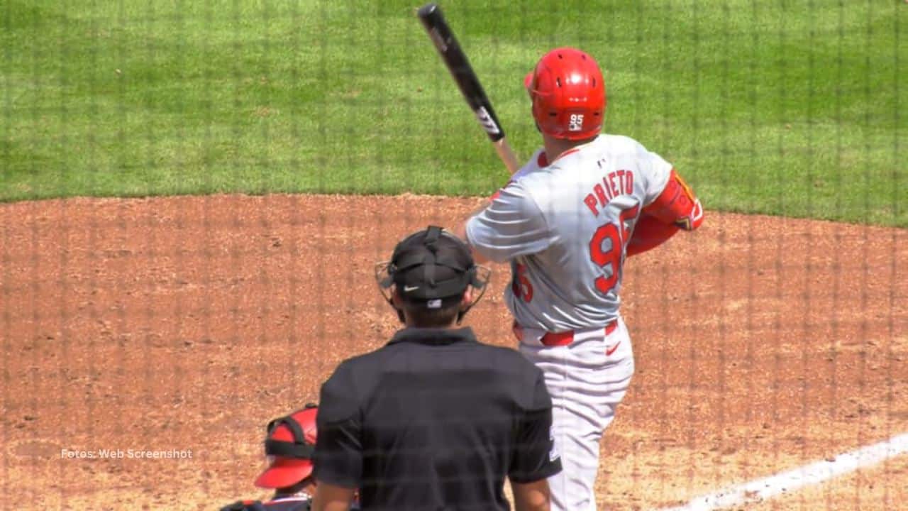 César Prieto trazó una jornada para la historia subiendo su promedio de bateo de .282 hasta los .312 puntos. César Prieto trazó una jornada para la historia subiendo su promedio de bateo de .282 hasta los .312 puntos.
