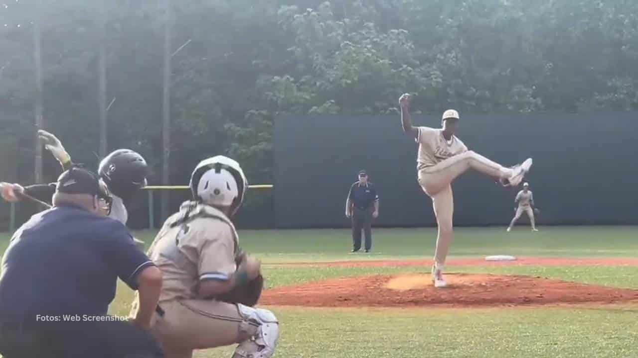 hijo de jose contreras lanzando